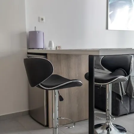 Karipidis Apartment *